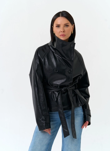 Женская куртка из эко кожи с поясом