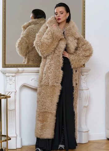 Женская двухсторонняя дубленка с декоративным поясом