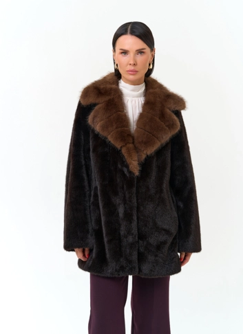 Женское пальто из эко меха
