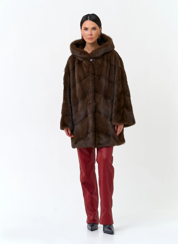 Женская шуба из меха норки с капюшоном фото